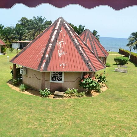 Adrien Beach Hotel Kribi Buitenkant foto