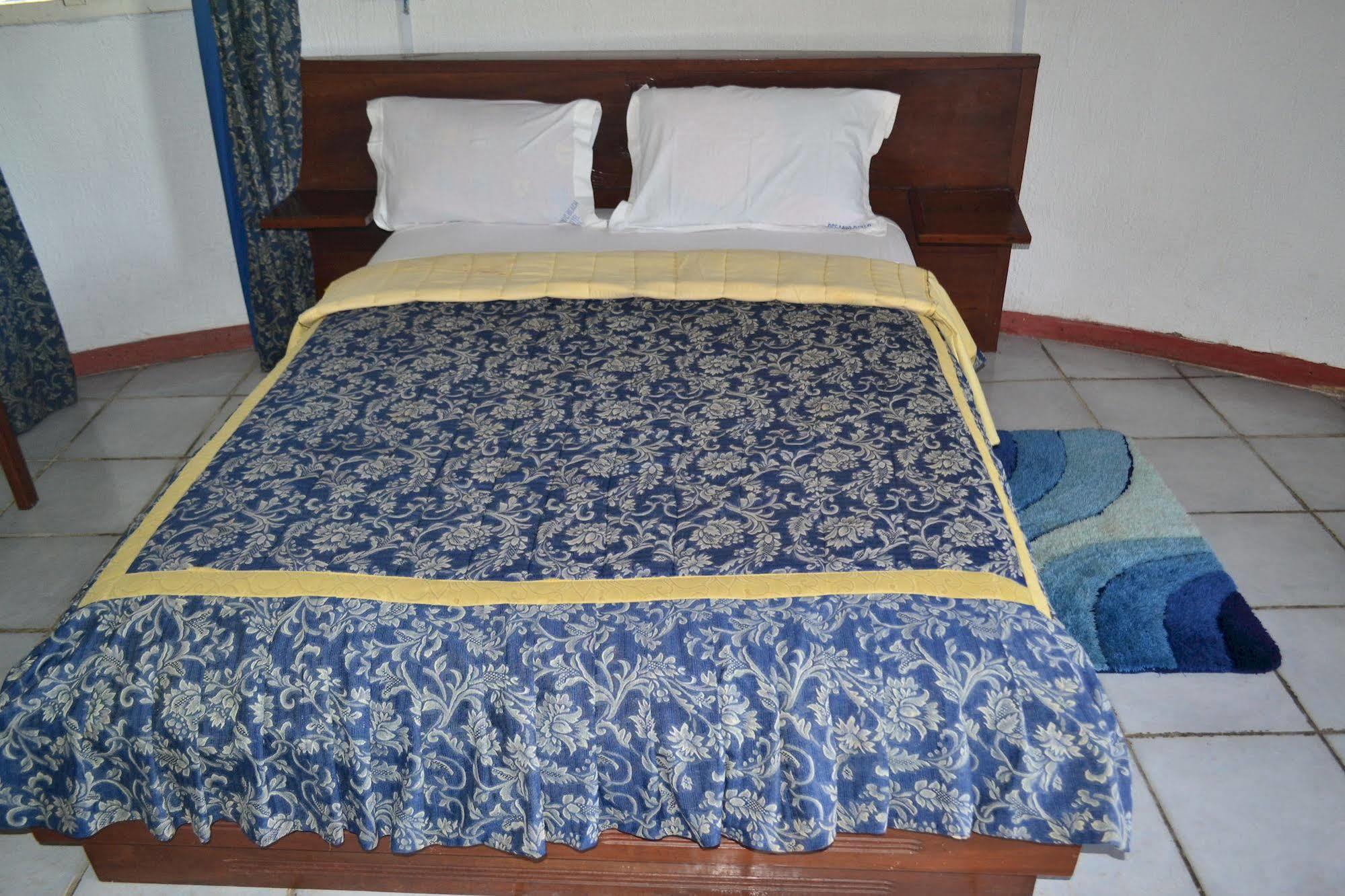 Adrien Beach Hotel Kribi Buitenkant foto