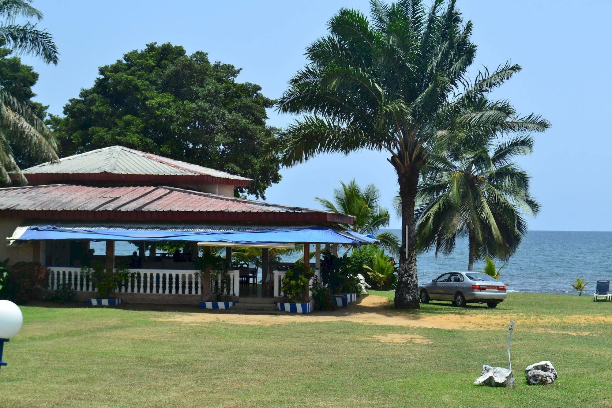 Adrien Beach Hotel Kribi Buitenkant foto